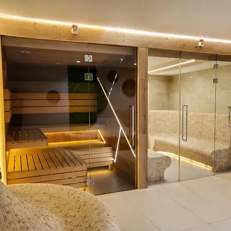 Zlota Plaza Kwiecisty Z Widokiem Na Jezioro Apartment