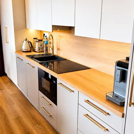 Apartment Zlota Plaza Kwiecisty Z Widokiem Na Jezioro